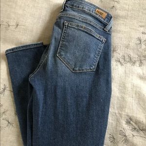 Paige mid rise distressed skinny Jean pre owned